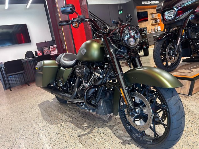 2022 Harley-Davidson Road King Special 114 (FLHRXS) Touring Green