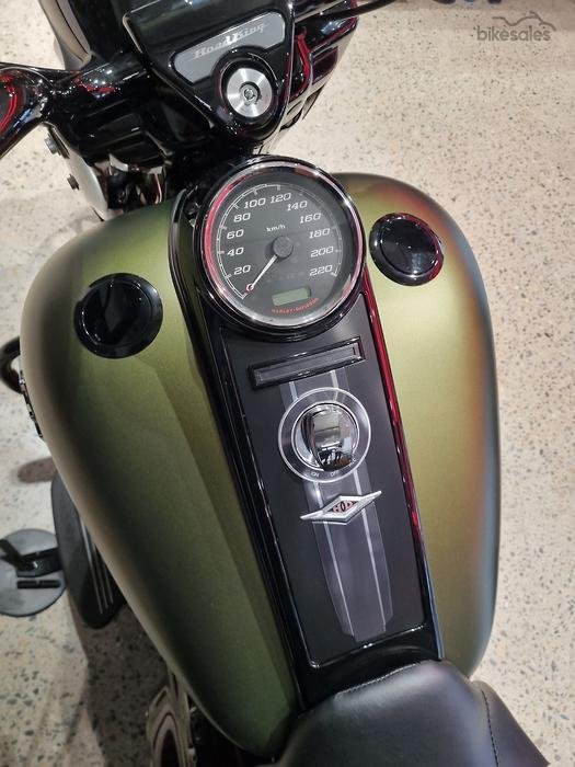 2022 Harley-Davidson Road King Special 114 (FLHRXS) Touring Green