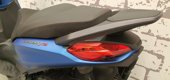 2025 Piaggio Beverly 400 S Beverly Blue