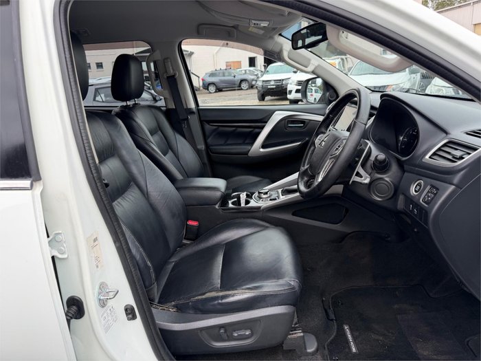 2016 MITSUBISHI PAJERO SPORT GLS (4x4)