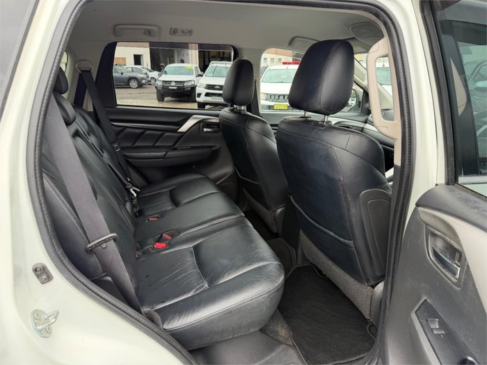 2016 MITSUBISHI PAJERO SPORT GLS (4x4)