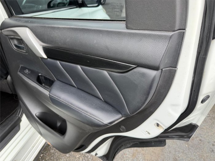 2016 MITSUBISHI PAJERO SPORT GLS (4x4)