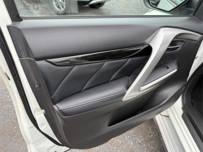 2016 MITSUBISHI PAJERO SPORT GLS (4x4)