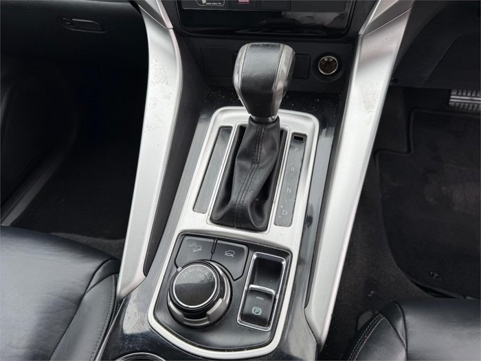 2016 MITSUBISHI PAJERO SPORT GLS (4x4)