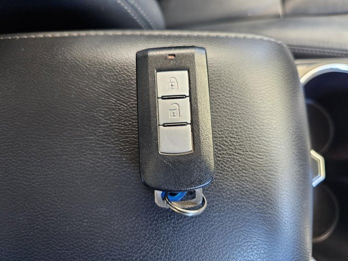 2016 Mitsubishi Pajero Sport GLS QE MY16 4X4 Dual Range Sterling Silver