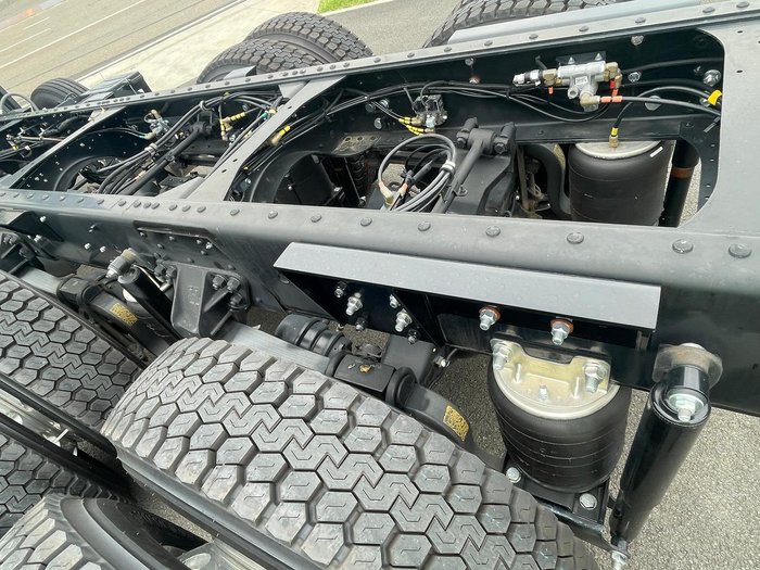 2025 Isuzu F Series Euro 5 FYJ 300-350 Auto Agitator 8x4 Cab Chassis