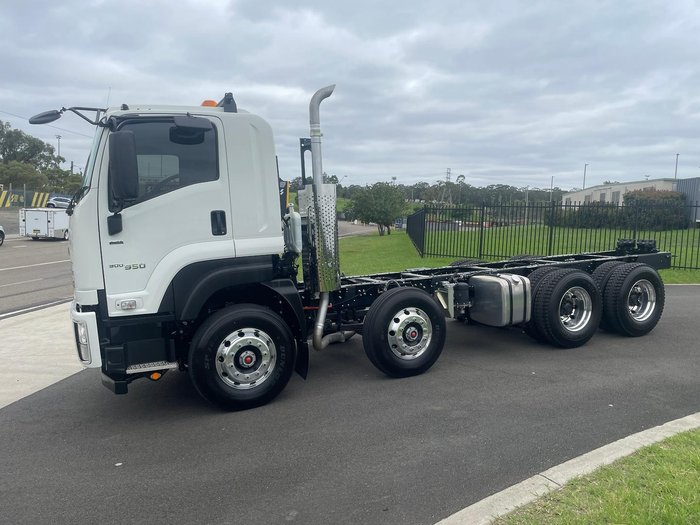 2025 Isuzu F Series Euro 5 FYJ 300-350 Auto Agitator 8x4 Cab Chassis