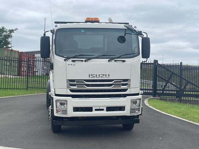 2025 Isuzu F Series Euro 5 FYJ 300-350 Auto Agitator 8x4 Cab Chassis