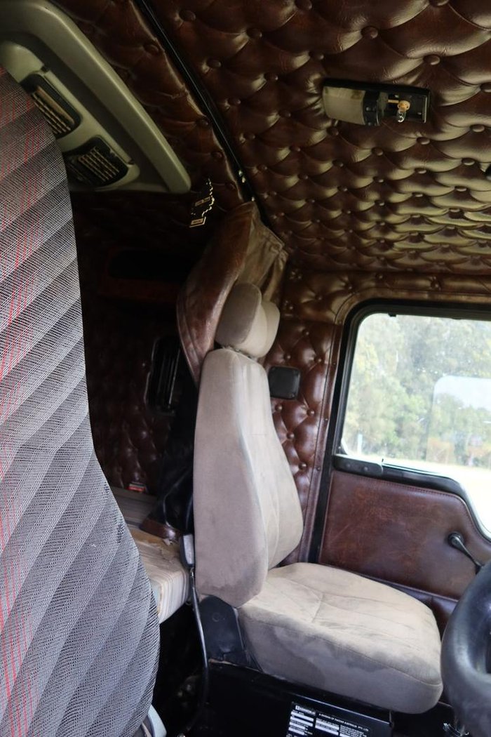 2007 Kenworth T400 Series T404S