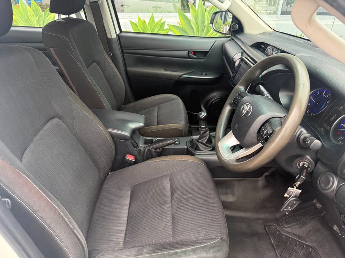 2020 Toyota Hilux SR