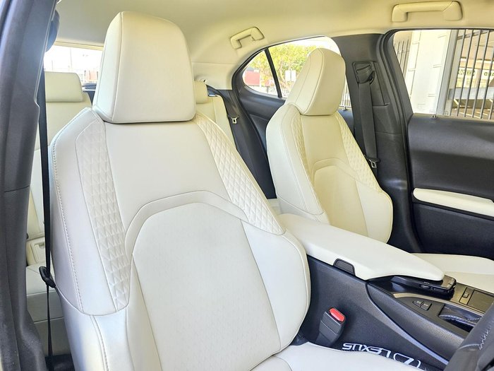 2019 Lexus UX 200 Luxury MZAA10R Mercury Grey