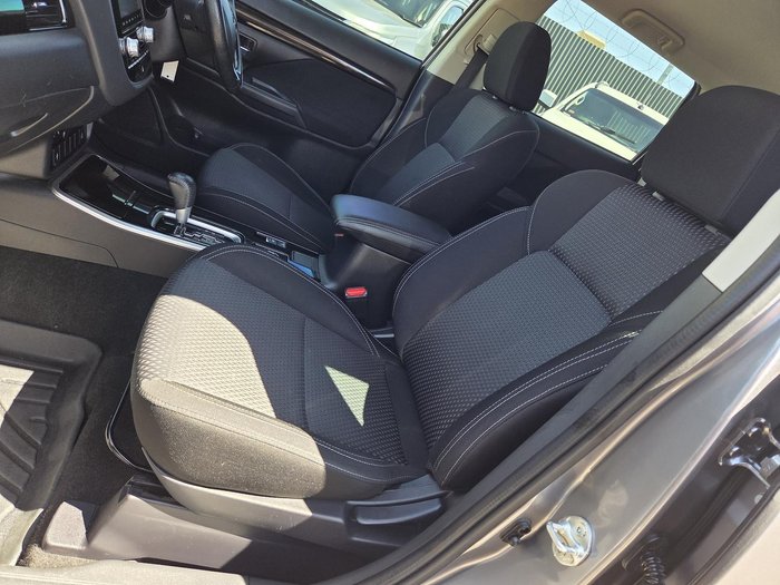 2019 Mitsubishi Outlander ES