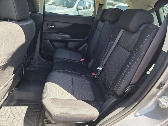 2019 Mitsubishi Outlander ES