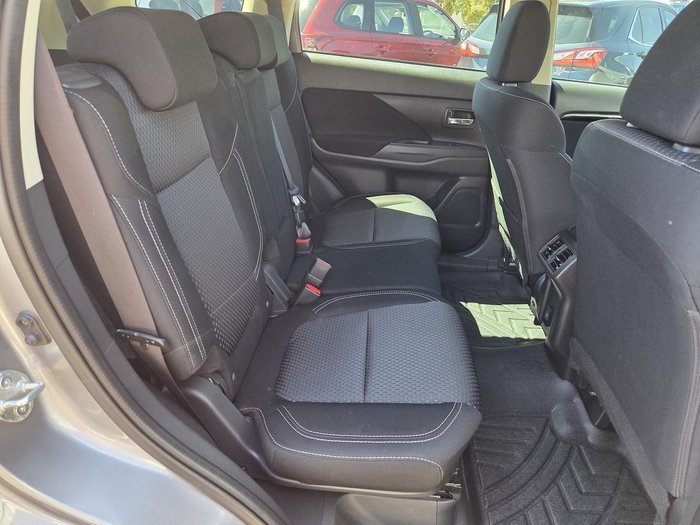 2019 Mitsubishi Outlander ES