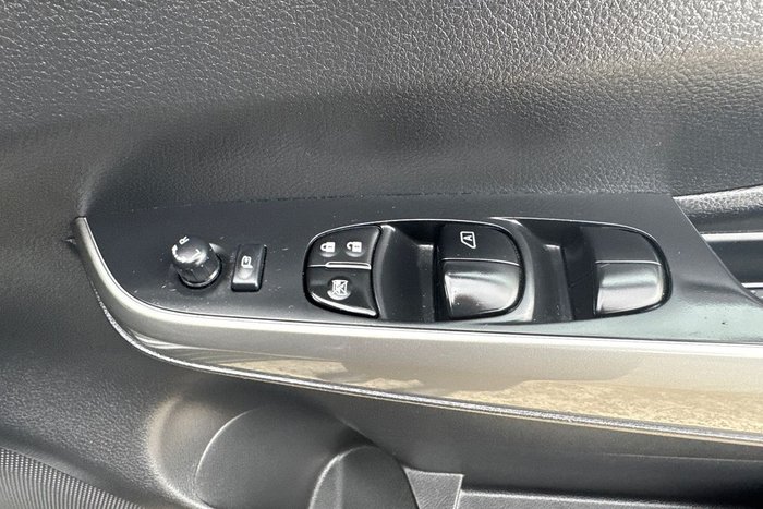 2021 Nissan Navara ST-X