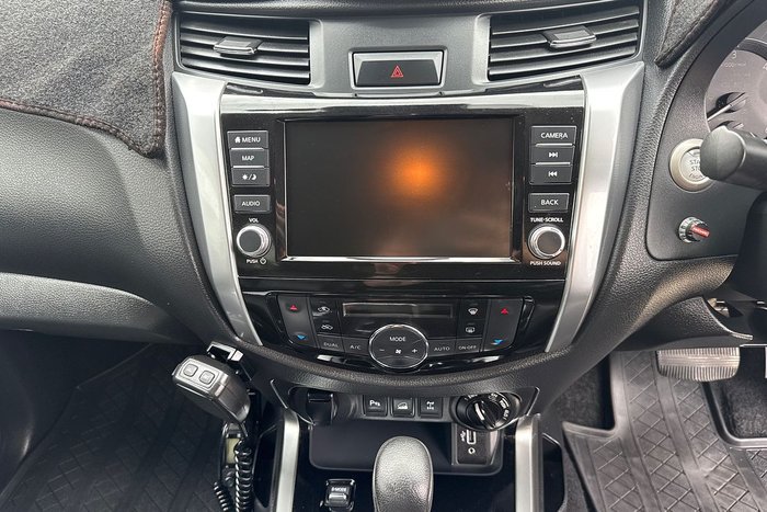 2021 Nissan Navara ST-X