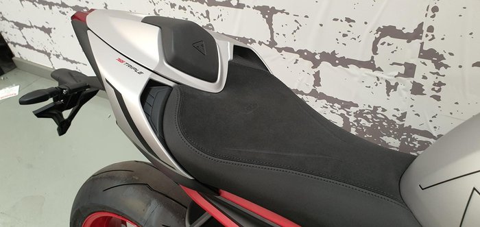 2025 Triumph Street Triple 765 RX Street Triple Silver