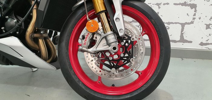 2025 Triumph Street Triple 765 RX Street Triple Silver