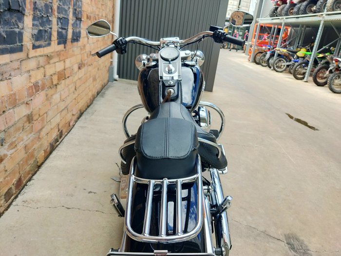 2016 HARLEY-DAVIDSON SOFTAIL DELUXE 1690 (FLSTN) ROAD BLACK