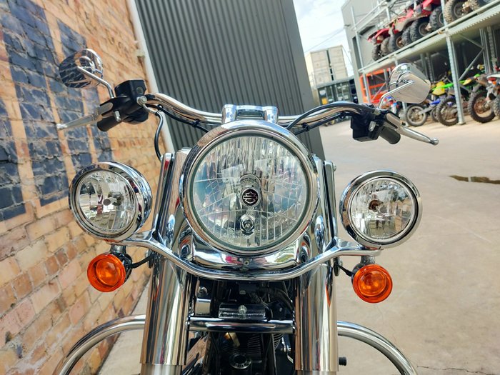 2016 HARLEY-DAVIDSON SOFTAIL DELUXE 1690 (FLSTN) ROAD BLACK