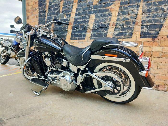 2016 HARLEY-DAVIDSON SOFTAIL DELUXE 1690 (FLSTN) ROAD BLACK