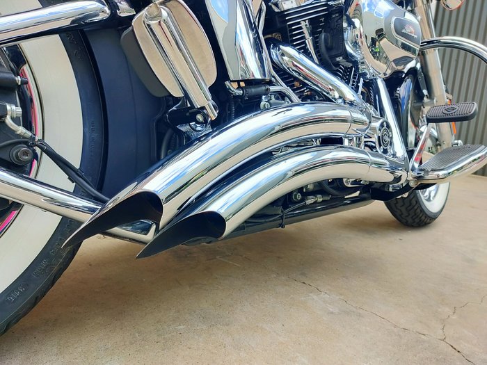 2016 HARLEY-DAVIDSON SOFTAIL DELUXE 1690 (FLSTN) ROAD BLACK