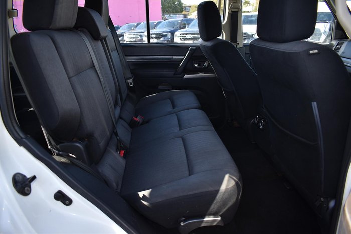 2020 Mitsubishi Pajero GLX