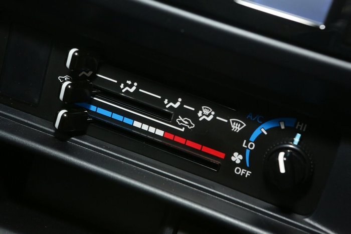 2025 Toyota Landcruiser GXL