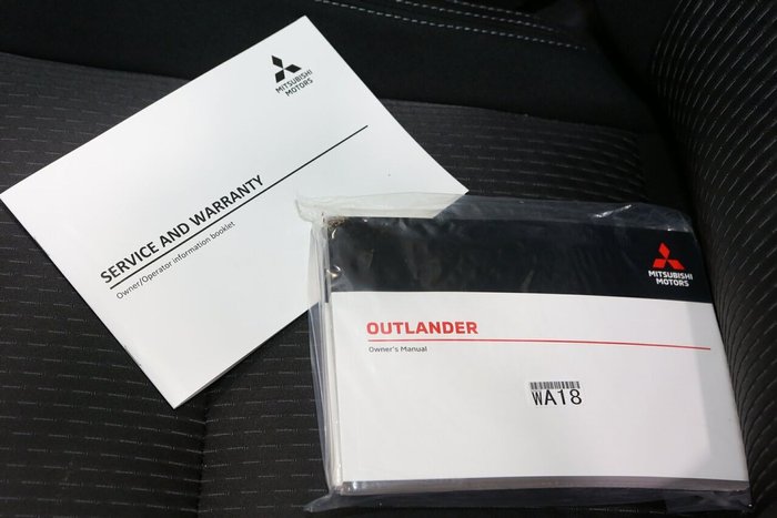 2025 Mitsubishi Outlander LS