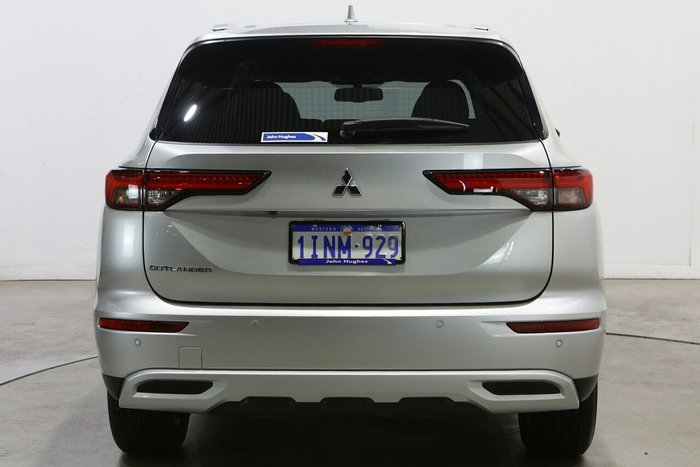 2025 Mitsubishi Outlander LS