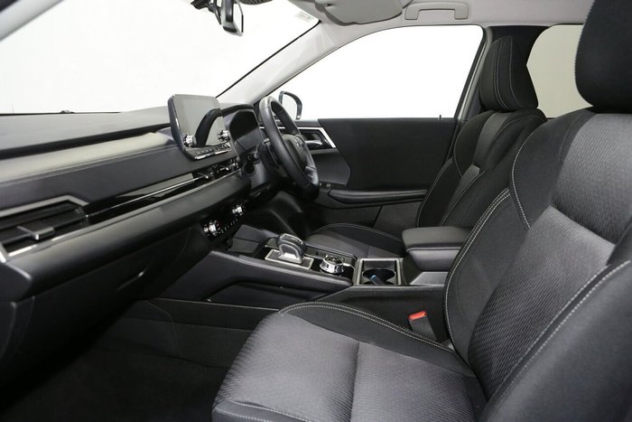 2025 Mitsubishi Outlander LS