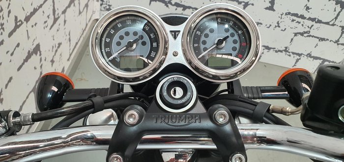 2025 Triumph Bonneville T100 (900cc) Bonneville Orange