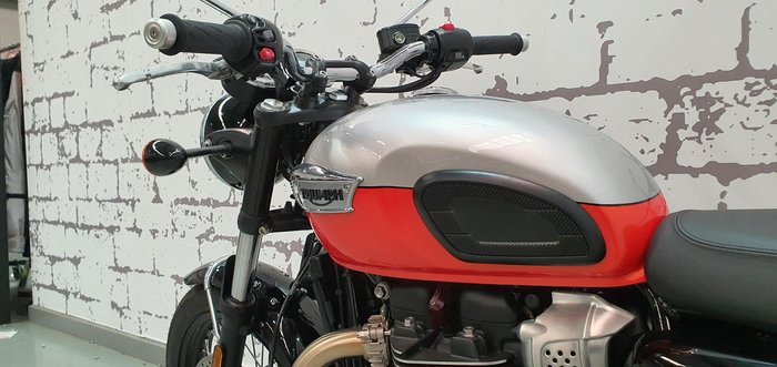 2025 Triumph Bonneville T100 (900cc) Bonneville Orange