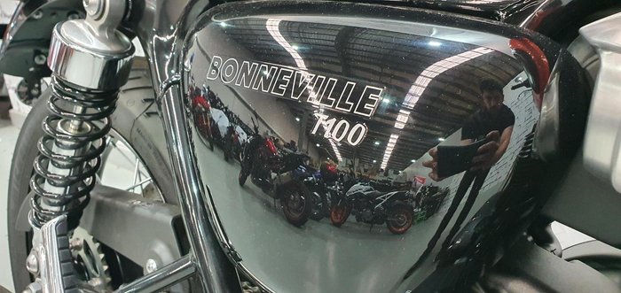 2025 Triumph Bonneville T100 (900cc) Bonneville Orange