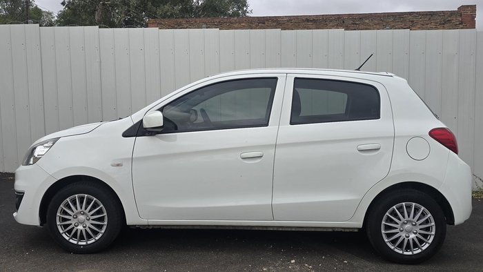 2017 Mitsubishi Mirage ES