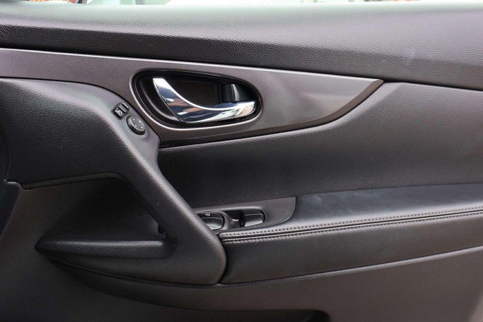 2022 Nissan X-TRAIL ST