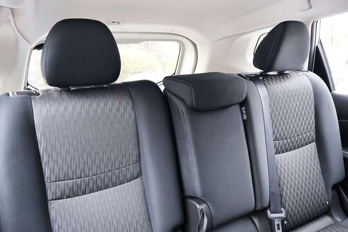 2022 Nissan X-TRAIL ST