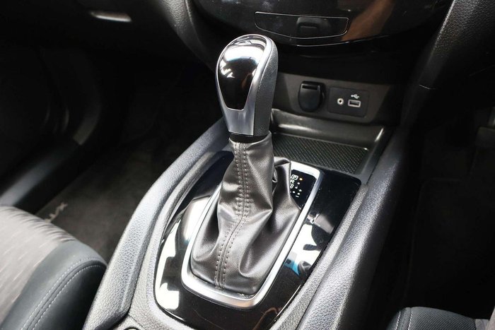 2022 Nissan X-TRAIL ST