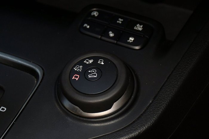 2022 Ford Everest Titanium