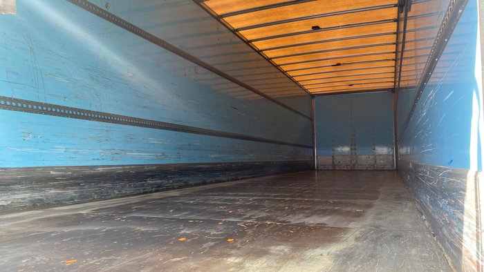 2014 Maxitrans 18P Dry Van White