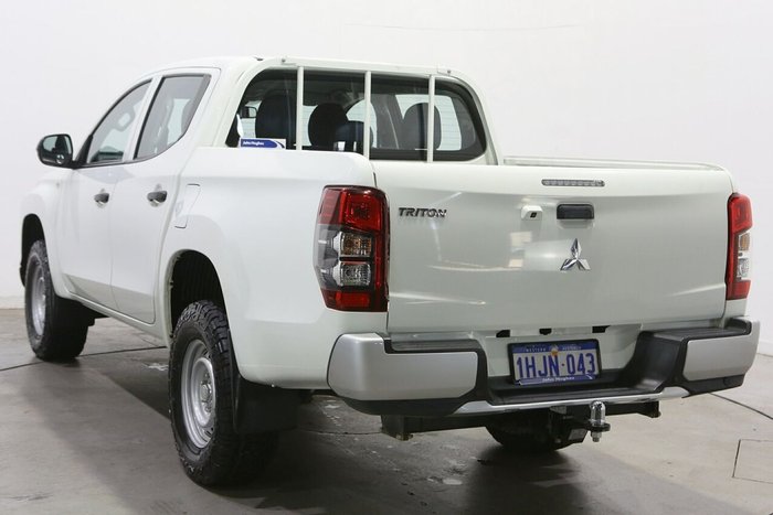 2021 Mitsubishi Triton GLX