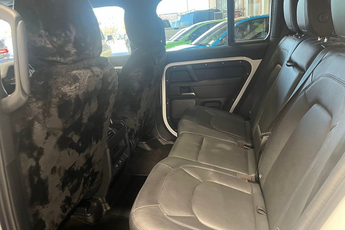 2024 Land Rover Defender 110 P300 S