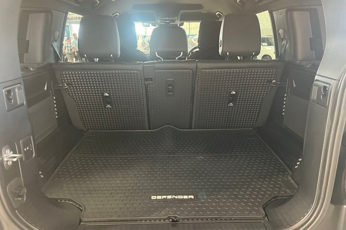 2024 Land Rover Defender 110 P300 S