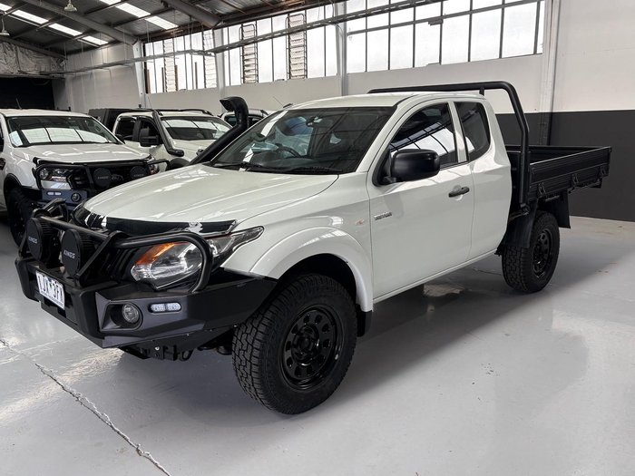 2017 Mitsubishi Triton GLX