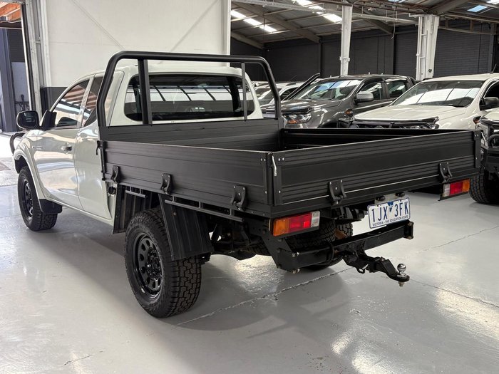 2017 Mitsubishi Triton GLX