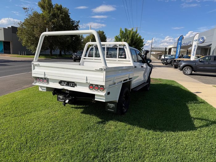 2022 Toyota Hilux SR