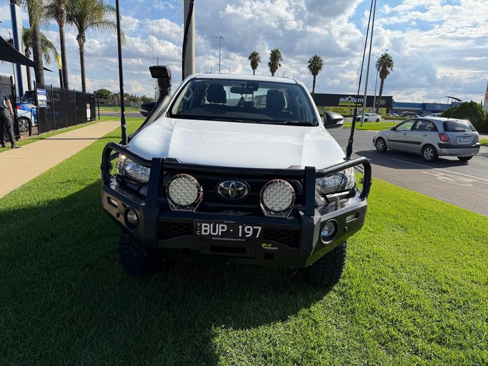 2022 Toyota Hilux SR