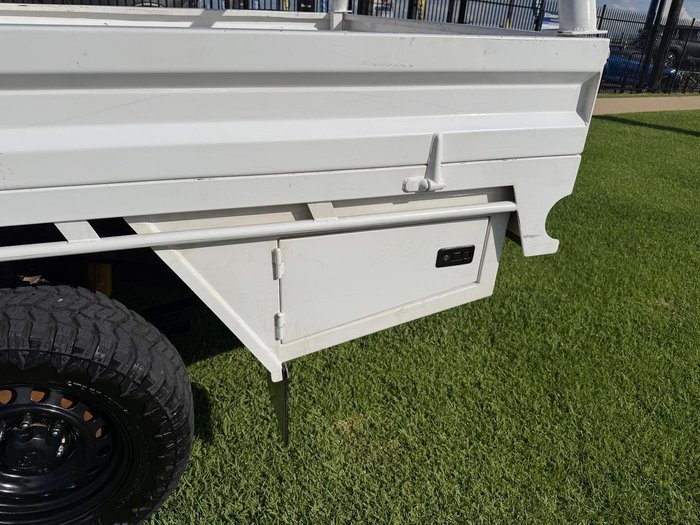 2022 Toyota Hilux SR