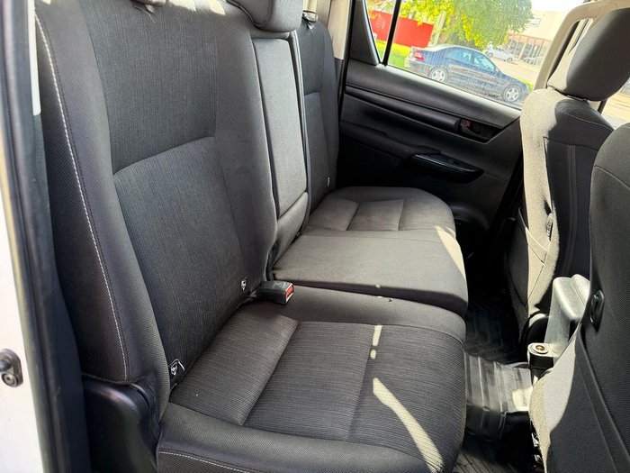 2022 Toyota Hilux SR