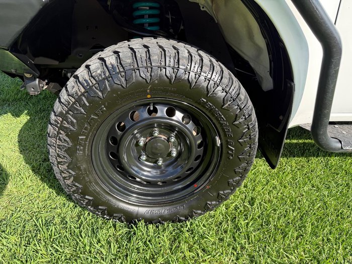 2022 Toyota Hilux SR